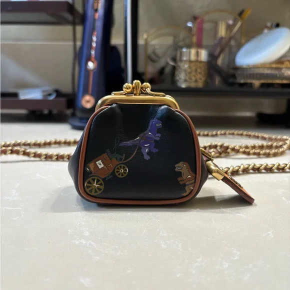 Coach Kisslock Rexy 1941 - Picture 1 of 12